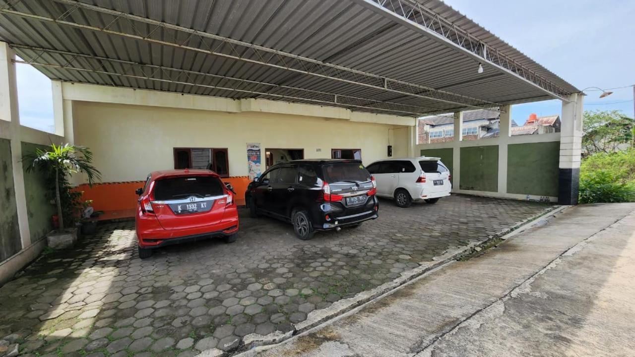 Hotel Metro Kudus Tanggulangin Dış mekan fotoğraf
